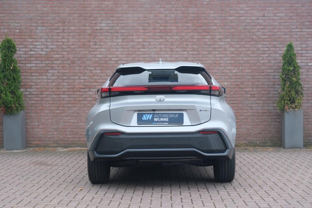 Toyota C-HR 2.0 Plug-in Hybrid 220pk Dynamic | Navi | App Connect | Climate | Adaptive Cruise | Camera | Keyless | Dodehoek | Winter Pakket afbeelding 33