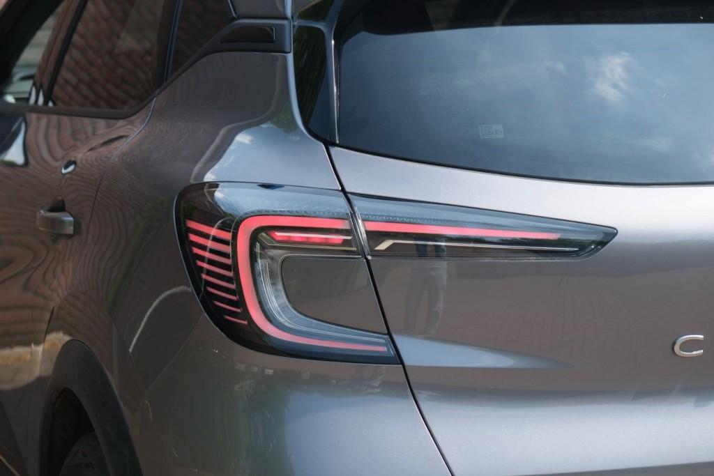 Renault Captur 1.8 E-Tech full hybrid 160pk techno | Navi | App Connect | Climate | Adaptive Cruise | Keyless | Camera | Winter Pakket afbeelding 25