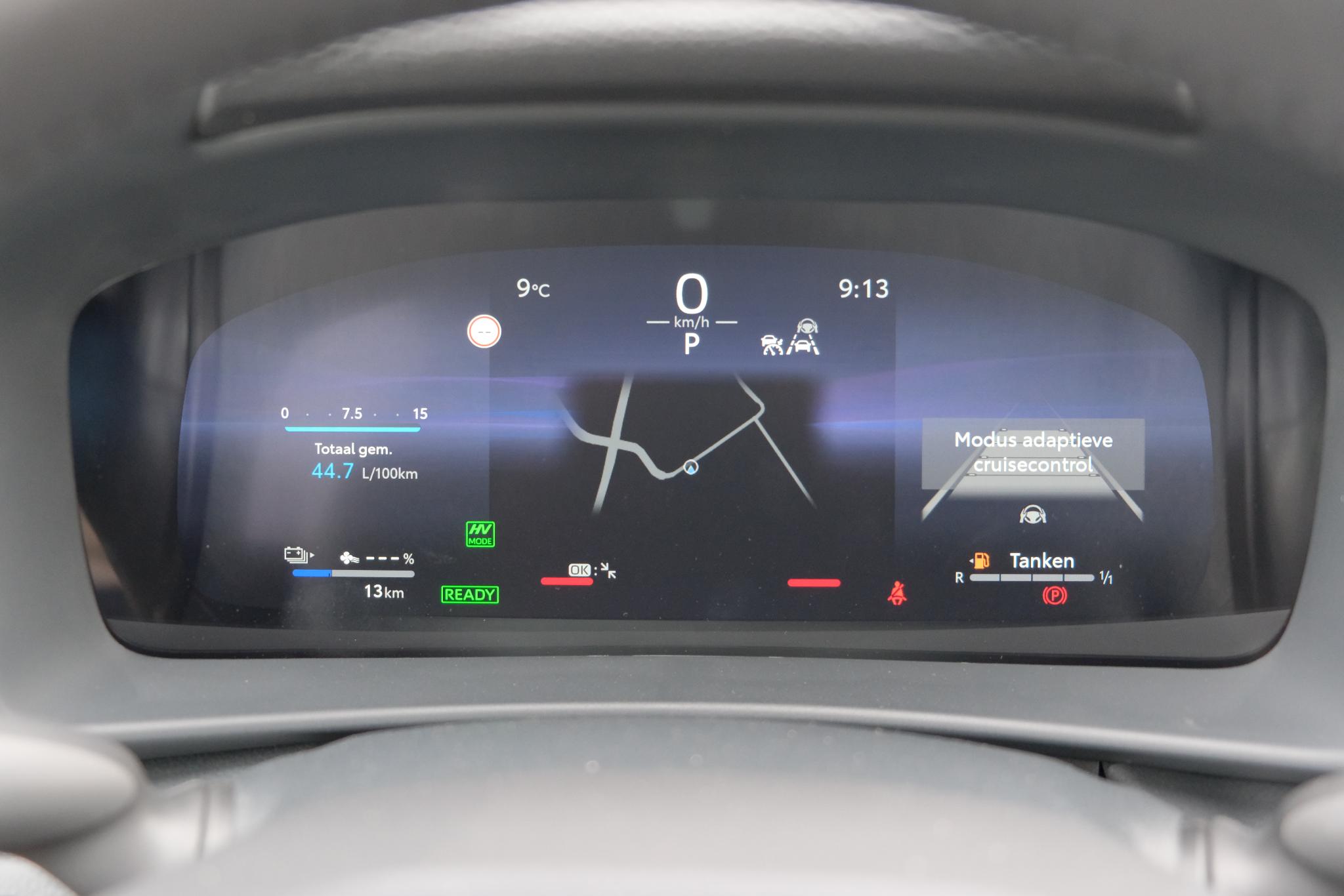 Toyota C-HR 2.0 Plug-in Hybrid 220pk Dynamic | Navi | App Connect | Climate | Adaptive Cruise | Camera | Keyless | Dodehoek | Winter Pakket afbeelding 20