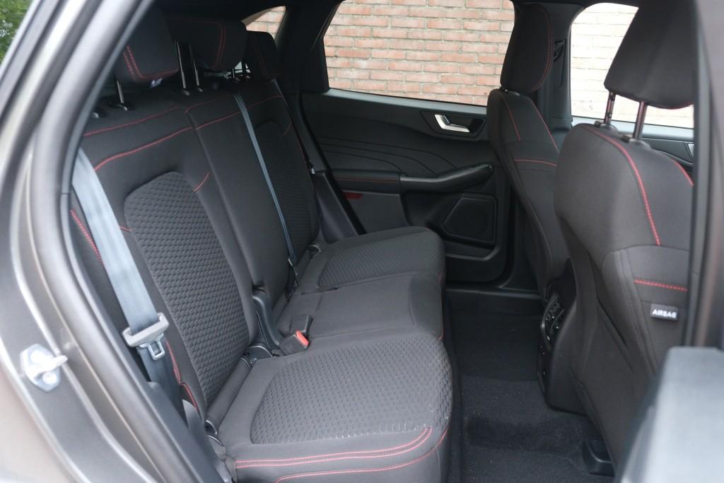 Ford Kuga 2.5 PHEV 243pk Aut. ST-Line | Navi | App Connect | Climate | Camera | Keyless | Dodehoek | Winter Pakket afbeelding 3