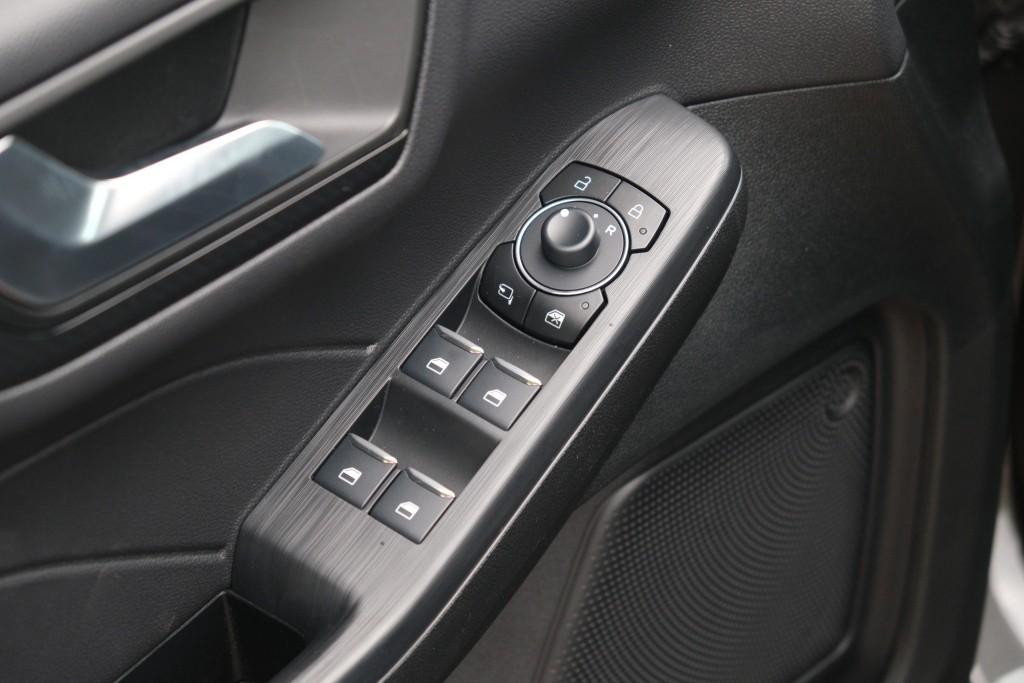 Ford Kuga 2.5 PHEV 243pk Aut. ST-Line | Navi | App Connect | Climate | Camera | Keyless | Dodehoek | Winter Pakket afbeelding 22