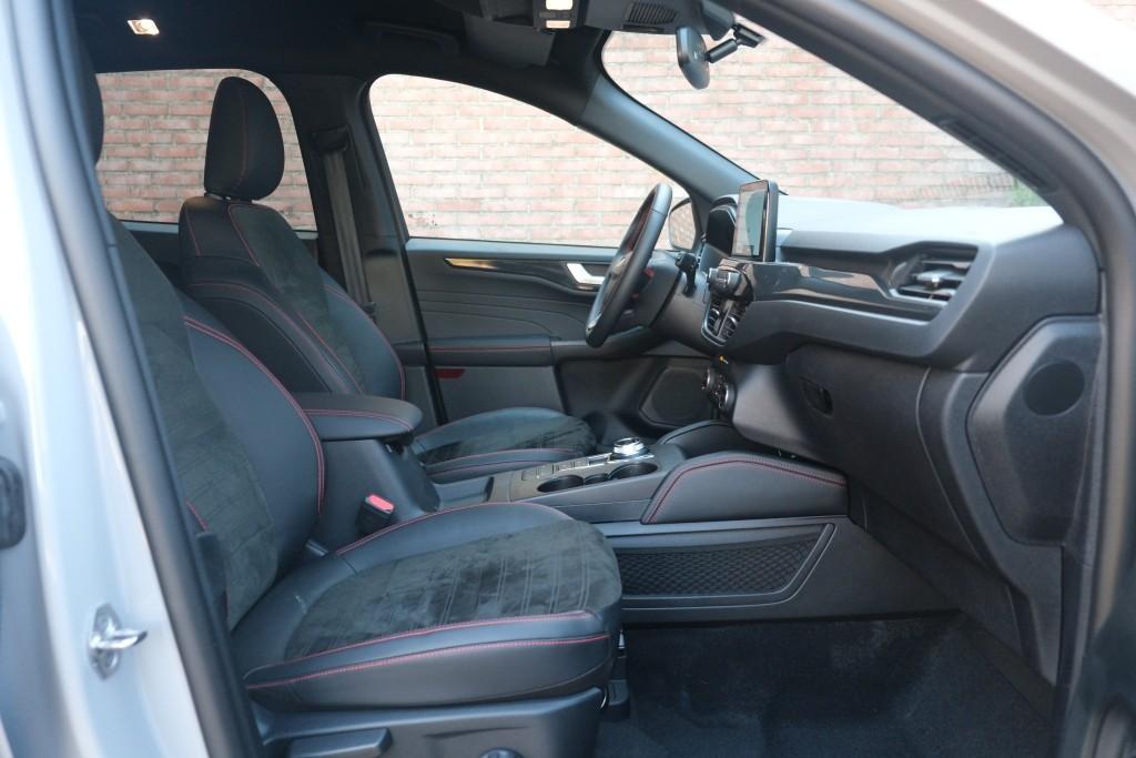 Ford Kuga 2.5 PHEV 225pk Aut. Graphite Tech Edition | Navi | App Connect | Climate | Adaptive Cruise | Camera | Bang & Olufsen | Head-up Display | Winter Pakket | Trekhaak afbeelding 4