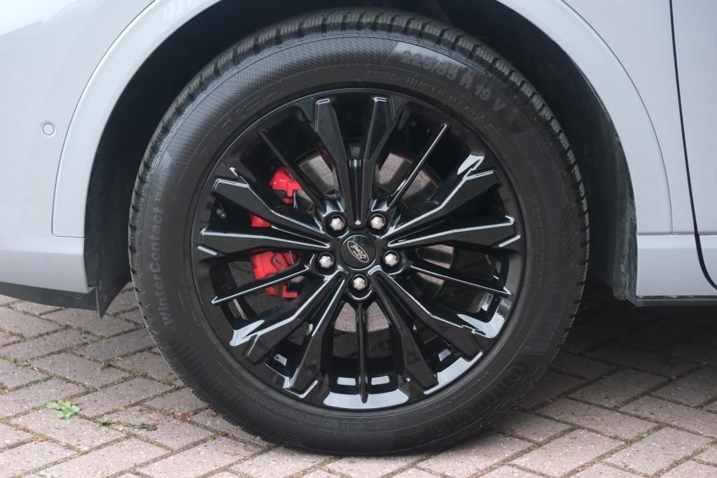 Ford Kuga 2.5 PHEV 225pk Aut. Graphite Tech Edition | Navi | App Connect | Climate | Adaptive Cruise | Camera | Bang & Olufsen | Head-up Display | Winter Pakket afbeelding 35