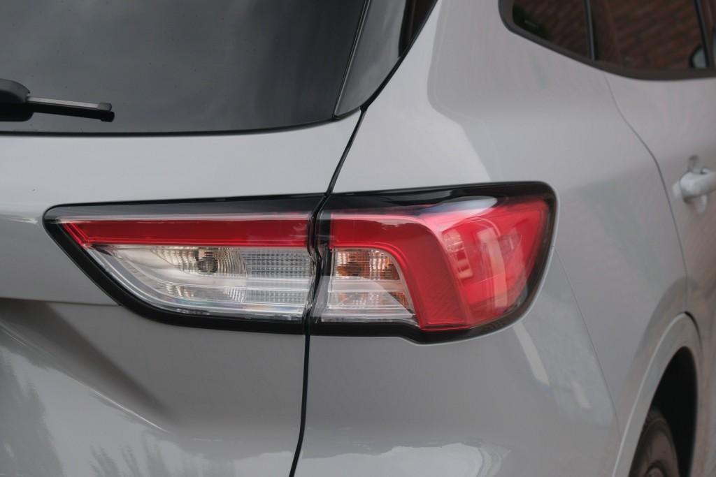 Ford Kuga 2.5 PHEV 225pk Aut. Graphite Tech Edition | Navi | App Connect | Climate | Adaptive Cruise | Camera | Bang & Olufsen | Head-up Display | Winter Pakket afbeelding 36