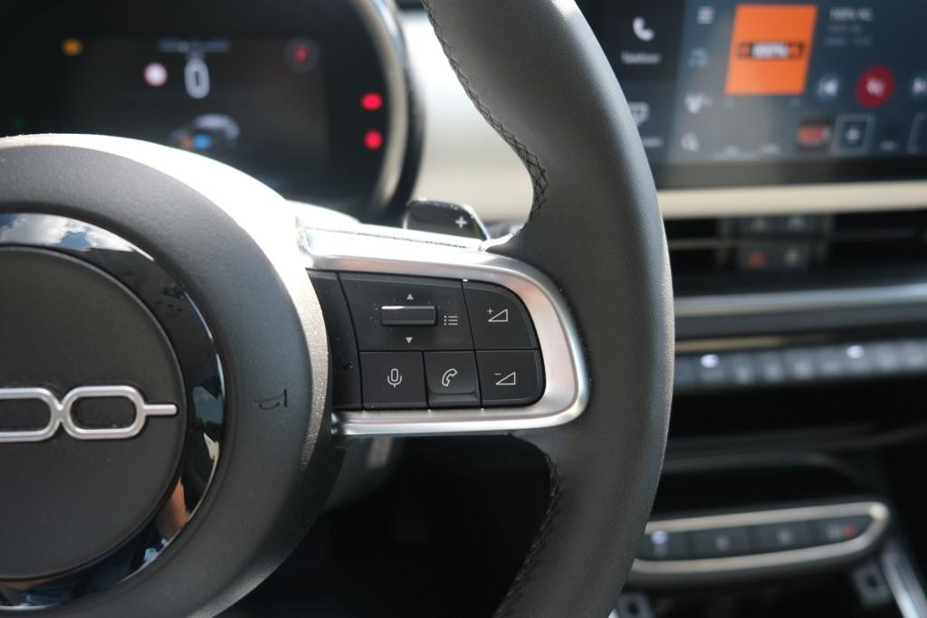 Fiat 600 1.2 Hybrid 110pk DCT6 La Prima | Navi | App Connect | Adaptive Cruise | Climate | Keyless | Camera | Leder | Elektrische Achterklep afbeelding 10