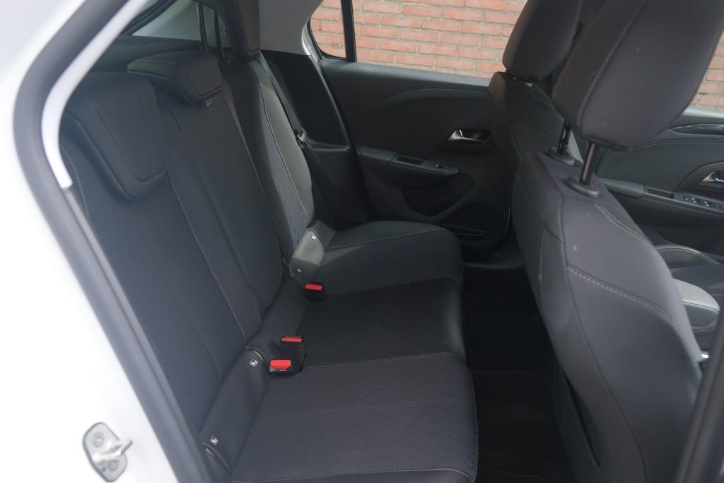 Opel Corsa 1.2 Turbo 100pk EAT8 Elegance | App Connect | Airco | Cruise | Camera | PDC | Blind Spot | DAB afbeelding 3