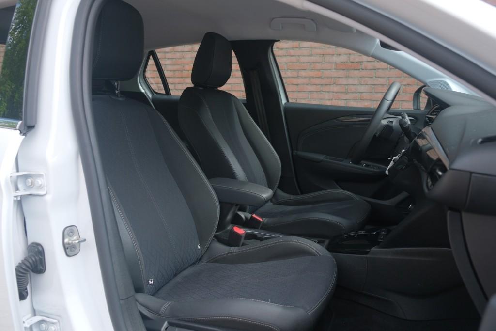 Opel Corsa 1.2 Turbo 100pk EAT8 Elegance | App Connect | Airco | Cruise | Camera | PDC | Blind Spot | DAB afbeelding 5