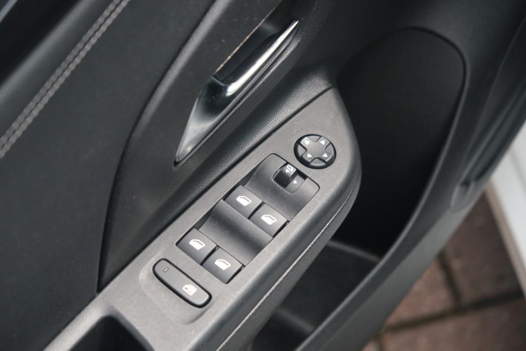 Opel Corsa 1.2 Turbo 100pk EAT8 Elegance | App Connect | Airco | Cruise | Camera | PDC | Blind Spot | DAB afbeelding 20