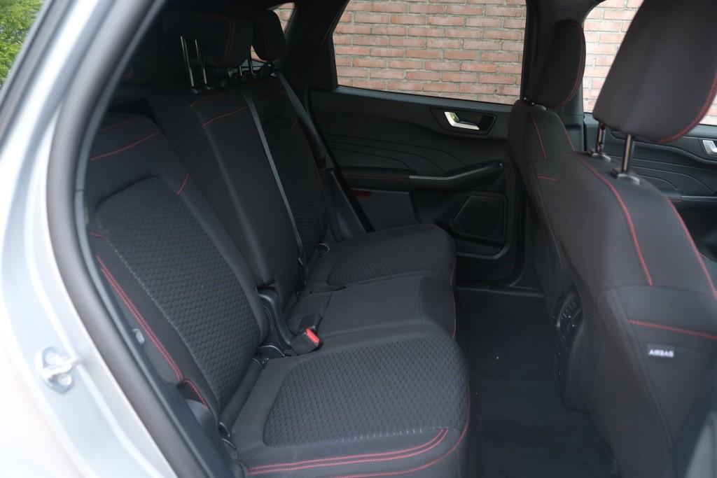 Ford Kuga 2.5 PHEV 243pk Aut. ST-Line | Navi | App Connect | Climate | Camera | Keyless | Dodehoek | Winter Pakket afbeelding 3