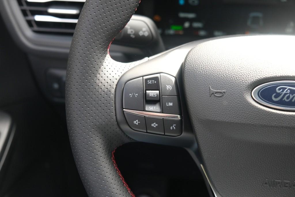 Ford Kuga 2.5 PHEV 243pk Aut. ST-Line | Navi | App Connect | Climate | Camera | Keyless | Dodehoek | Winter Pakket afbeelding 8