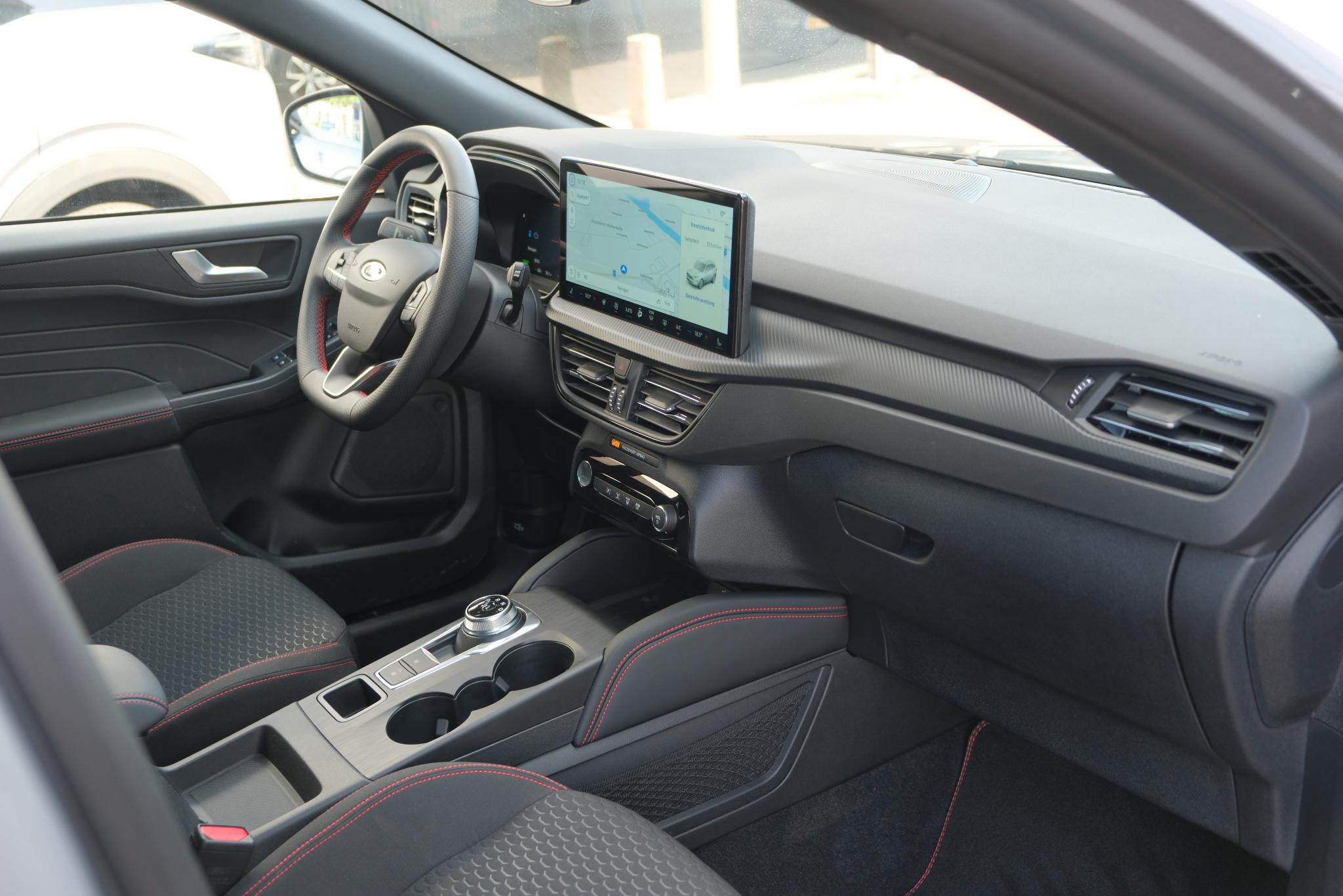 Ford Kuga 2.5 PHEV 243pk Aut. ST-Line | Navi | App Connect | Climate | Camera | Keyless | Dodehoek | Winter Pakket afbeelding 6