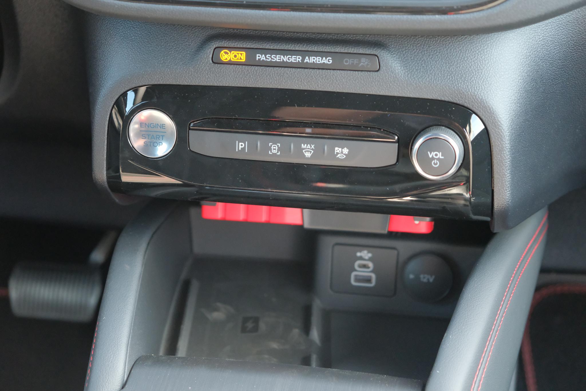Ford Kuga 2.5 PHEV 243pk Aut. ST-Line | Navi | App Connect | Climate | Camera | Keyless | Dodehoek | Winter Pakket afbeelding 10