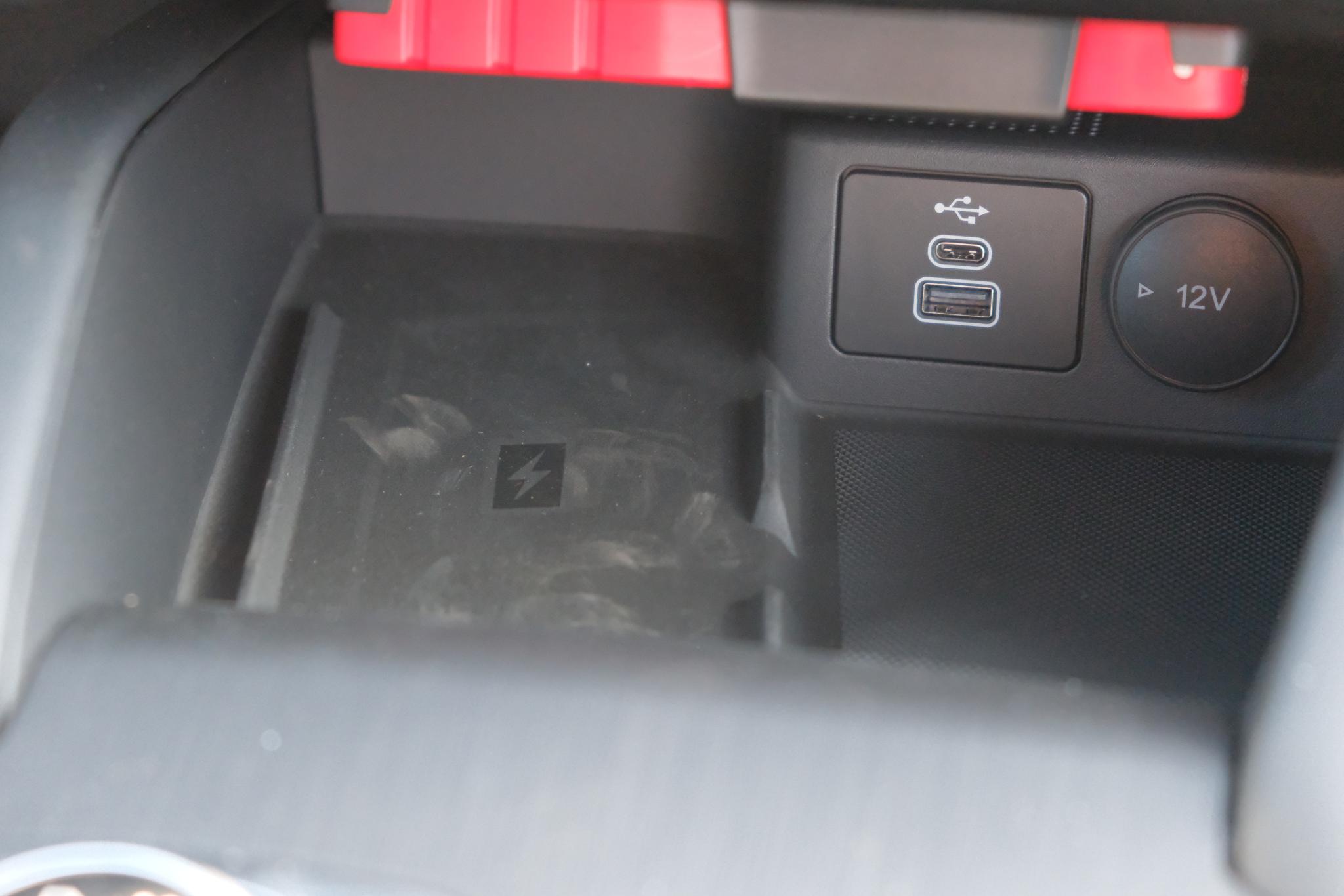 Ford Kuga 2.5 PHEV 243pk Aut. ST-Line | Navi | App Connect | Climate | Camera | Keyless | Dodehoek | Winter Pakket afbeelding 11
