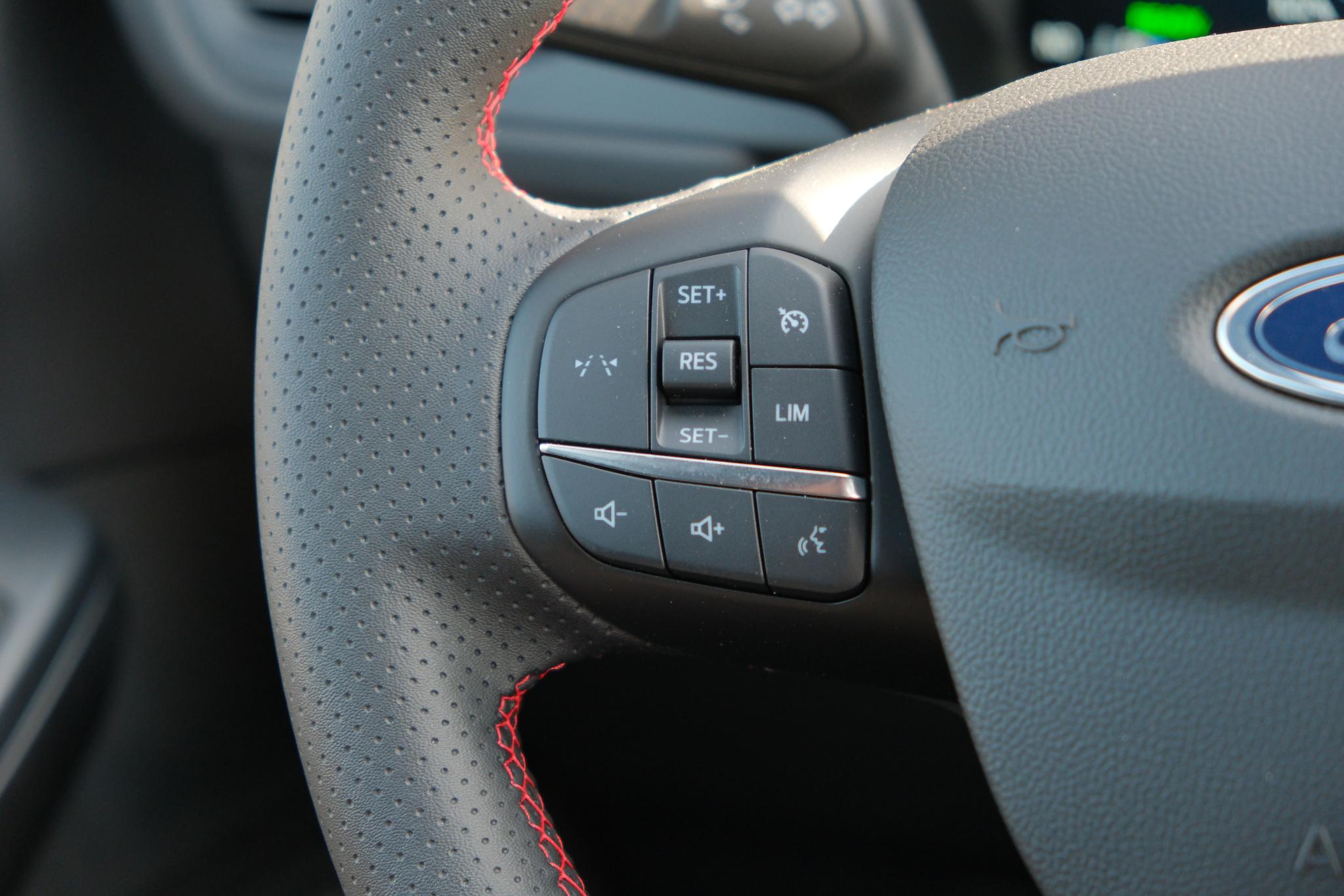 Ford Kuga 2.5 PHEV 243pk Aut. ST-Line | Navi | App Connect | Climate | Camera | Keyless | Dodehoek | Winter Pakket afbeelding 13