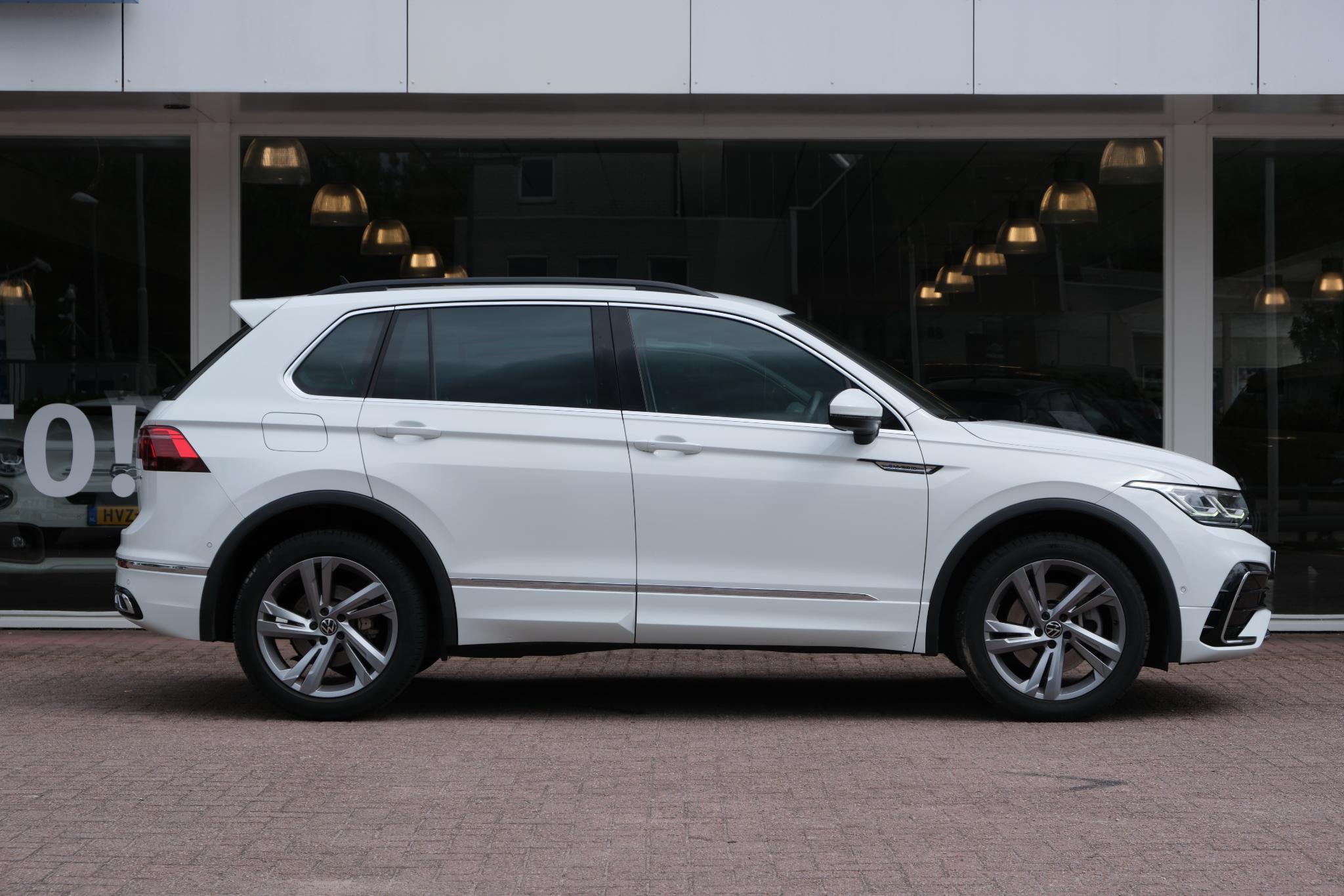 Volkswagen Tiguan 1.4 TSi eHybrid 245pk DSG R-Line Business | Navi | App Connect | Adaptive Cruise | Matrix LED | | Keyless | Camera | Elektrische Achterklep afbeelding 4