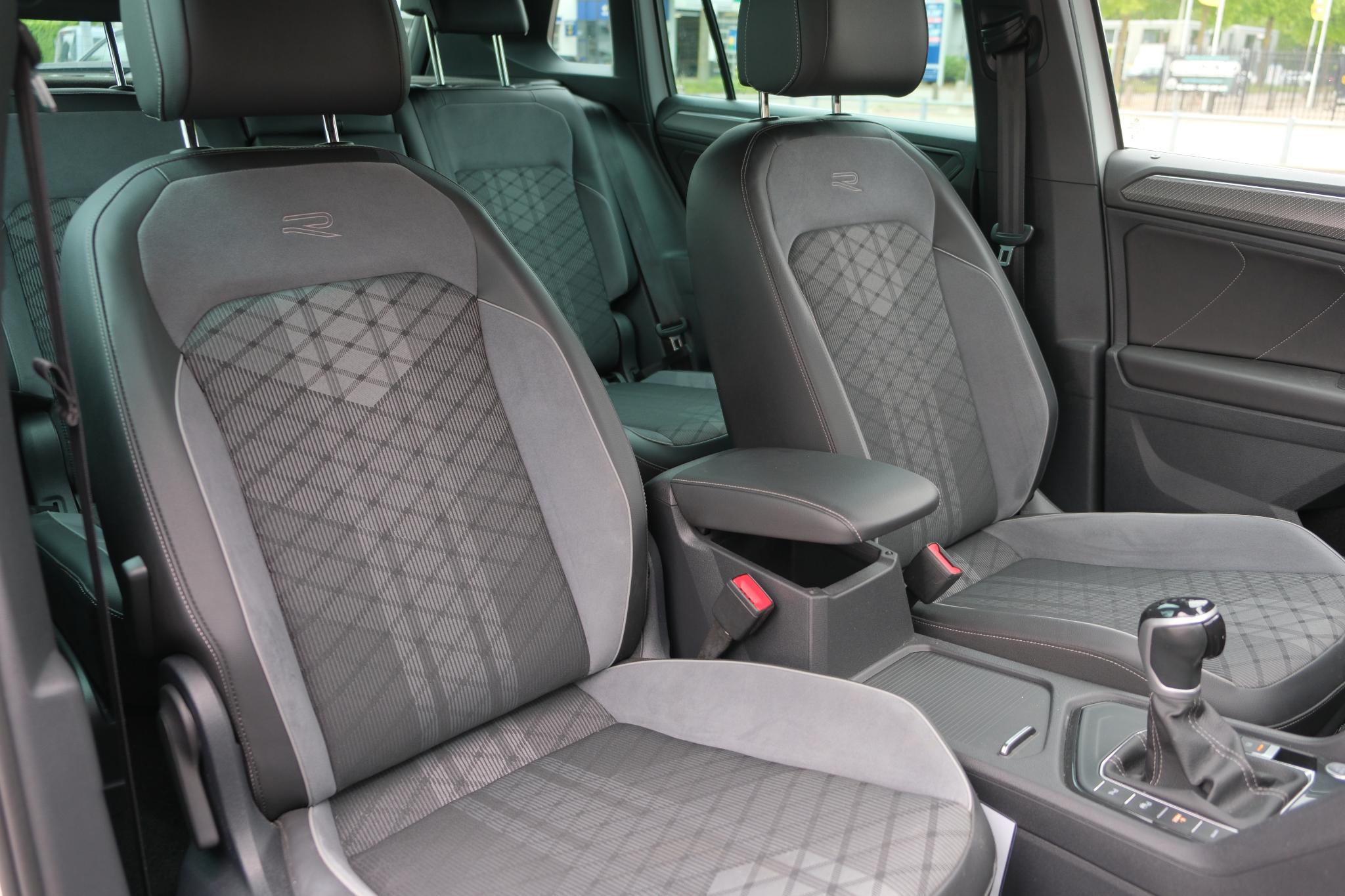Volkswagen Tiguan 1.4 TSi eHybrid 245pk DSG R-Line Business | Navi | App Connect | Adaptive Cruise | Matrix LED | | Keyless | Camera | Elektrische Achterklep afbeelding 8