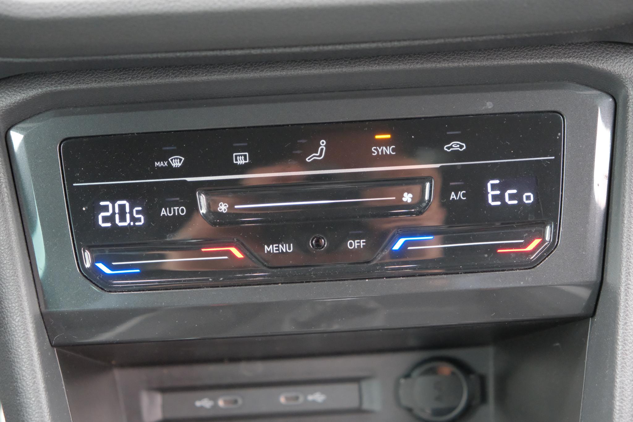Volkswagen Tiguan 1.4 TSi eHybrid 245pk DSG R-Line Business | Navi | App Connect | Adaptive Cruise | Matrix LED | | Keyless | Camera | Elektrische Achterklep afbeelding 12