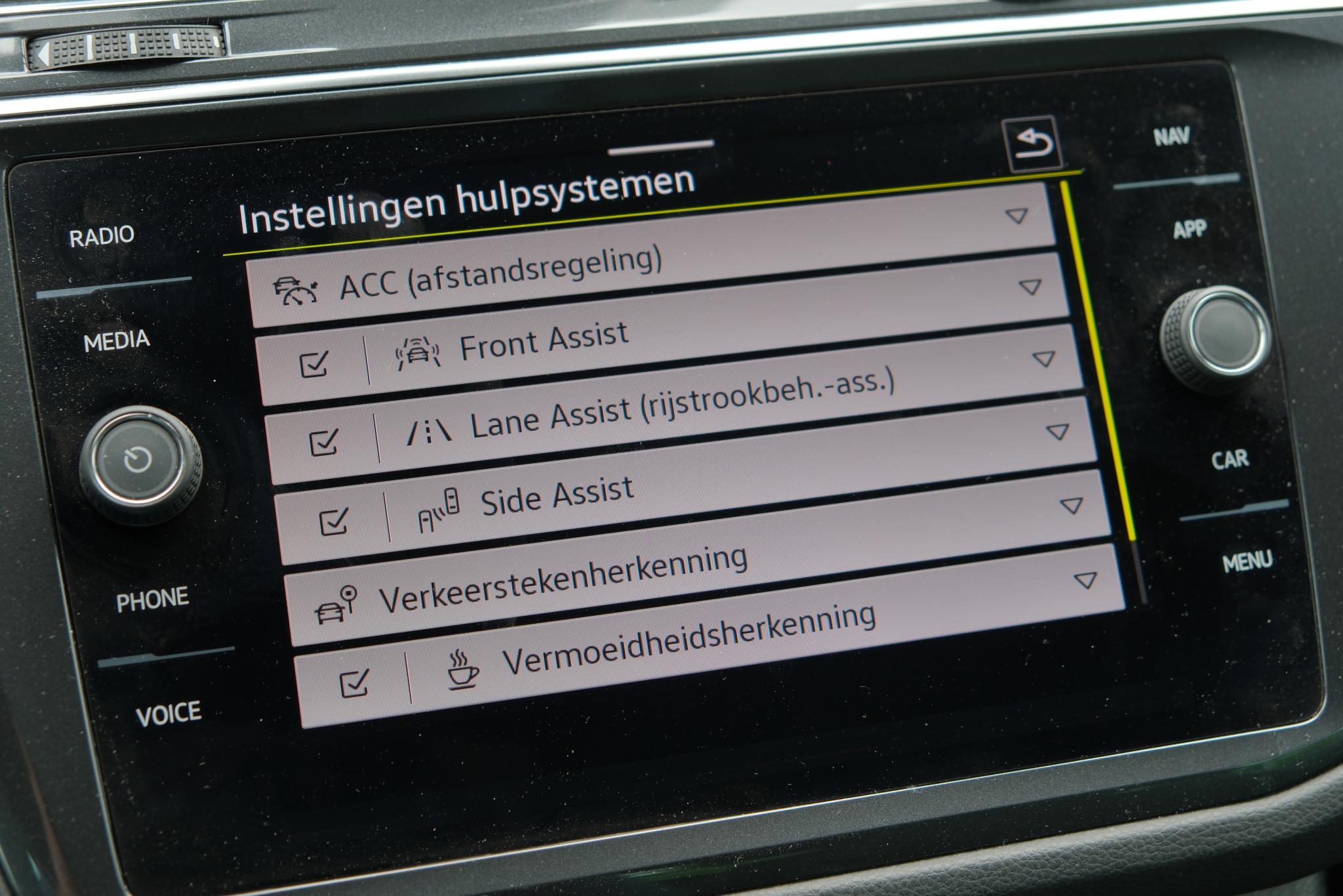 Volkswagen Tiguan 1.4 TSi eHybrid 245pk DSG R-Line Business | Navi | App Connect | Adaptive Cruise | Matrix LED | | Keyless | Camera | Elektrische Achterklep afbeelding 19