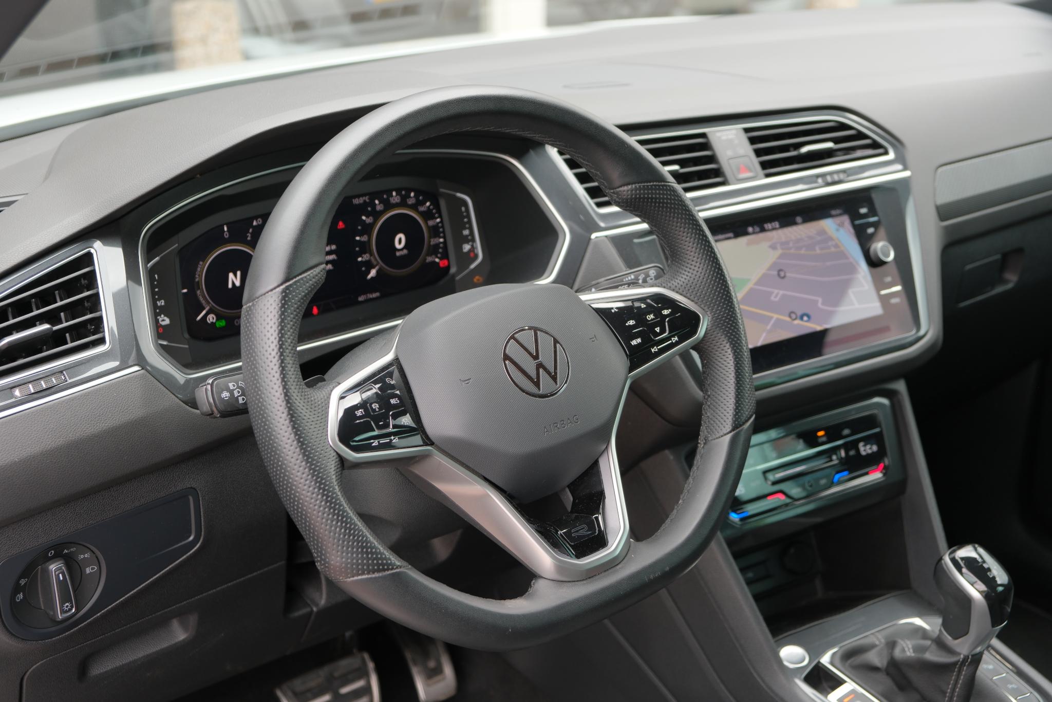 Volkswagen Tiguan 1.4 TSi eHybrid 245pk DSG R-Line Business | Navi | App Connect | Adaptive Cruise | Matrix LED | | Keyless | Camera | Elektrische Achterklep afbeelding 23