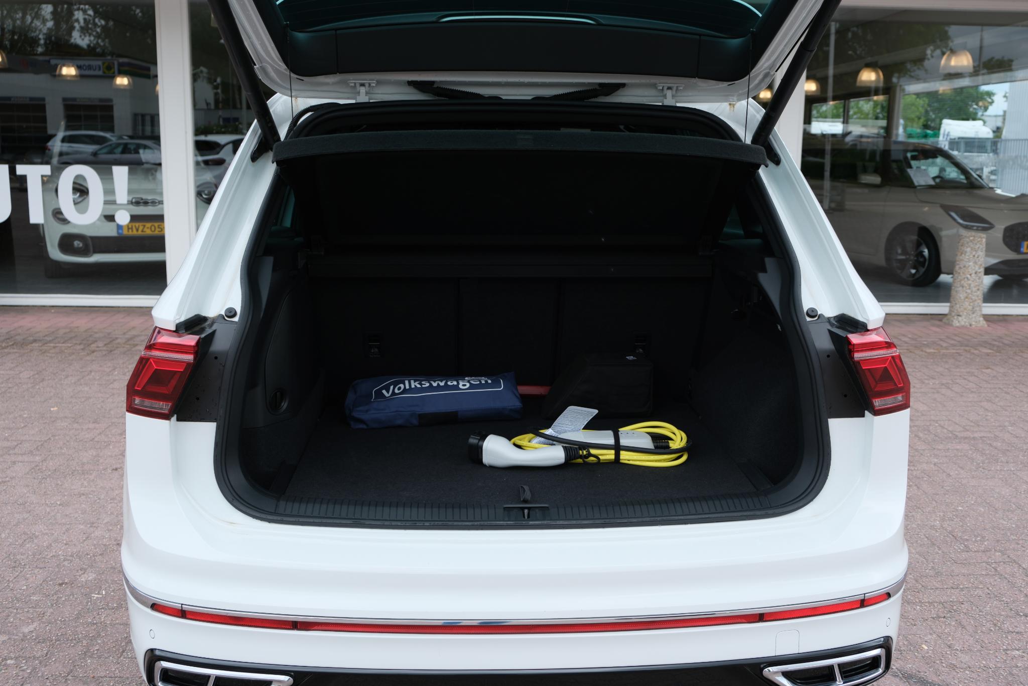 Volkswagen Tiguan 1.4 TSi eHybrid 245pk DSG R-Line Business | Navi | App Connect | Adaptive Cruise | Matrix LED | | Keyless | Camera | Elektrische Achterklep afbeelding 26