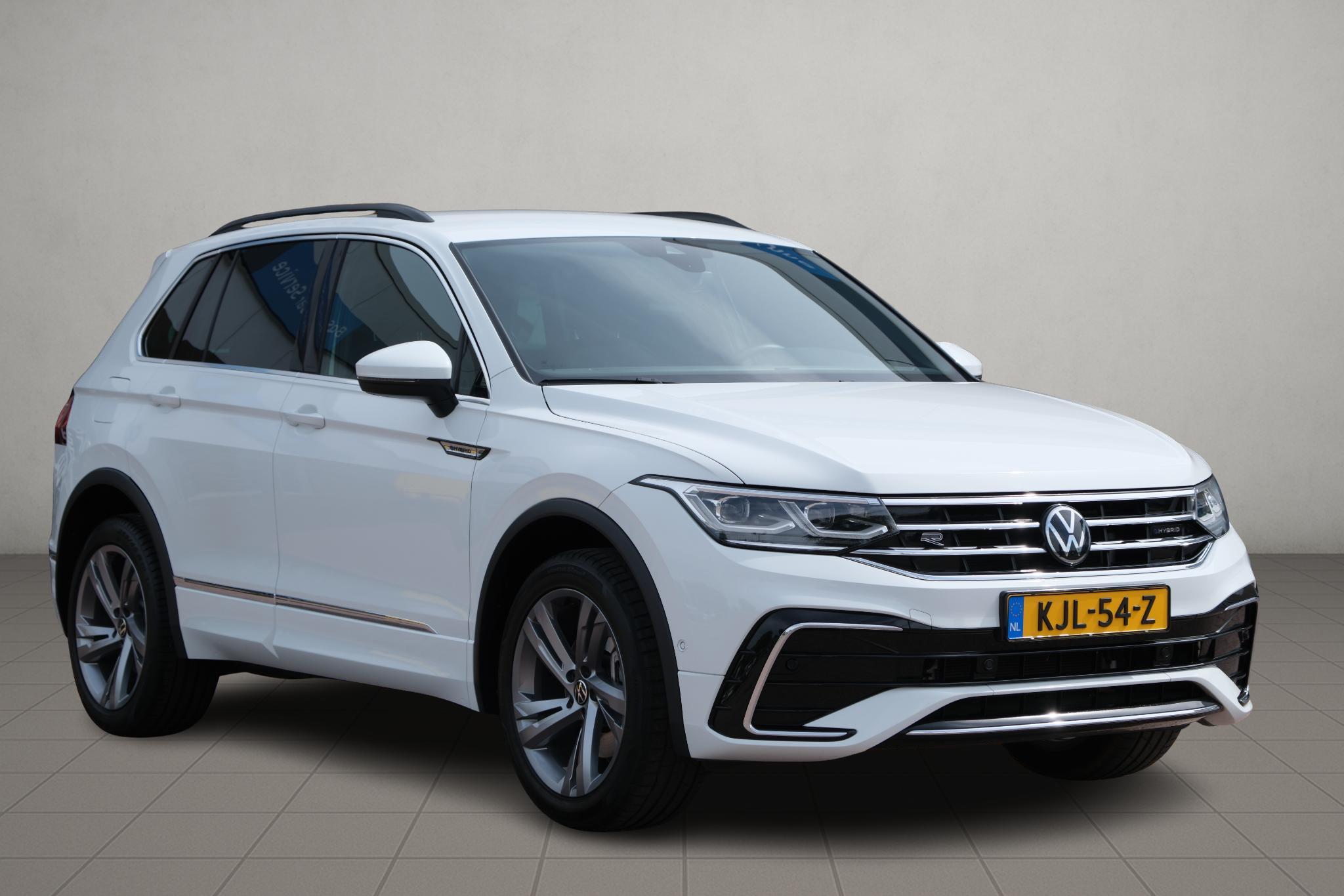 Volkswagen Tiguan 1.4 TSi eHybrid 245pk DSG R-Line Business | Navi | App Connect | Adaptive Cruise | Matrix LED | | Keyless | Camera | Elektrische Achterklep afbeelding 1