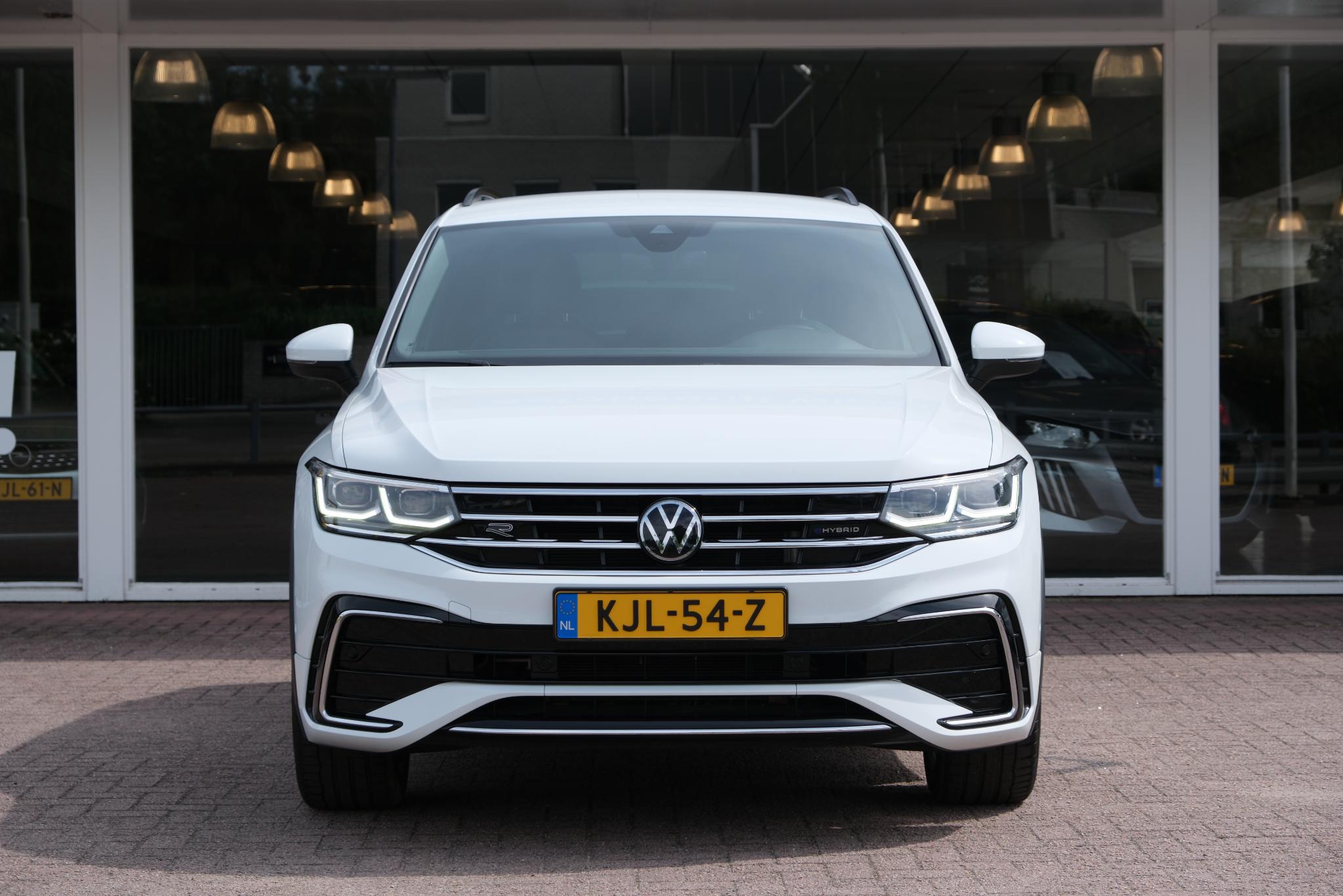 Volkswagen Tiguan 1.4 TSi eHybrid 245pk DSG R-Line Business | Navi | App Connect | Adaptive Cruise | Matrix LED | | Keyless | Camera | Elektrische Achterklep afbeelding 3