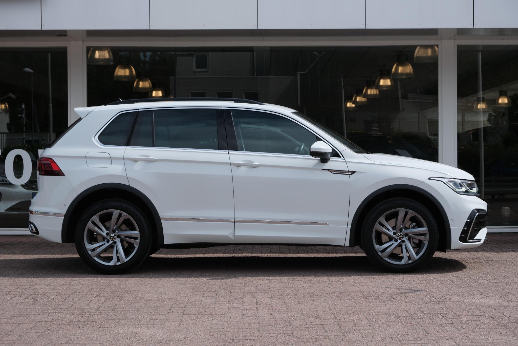 Volkswagen Tiguan 1.4 TSi eHybrid 245pk DSG R-Line Business | Navi | App Connect | Adaptive Cruise | Matrix LED | | Keyless | Camera | Elektrische Achterklep afbeelding 4