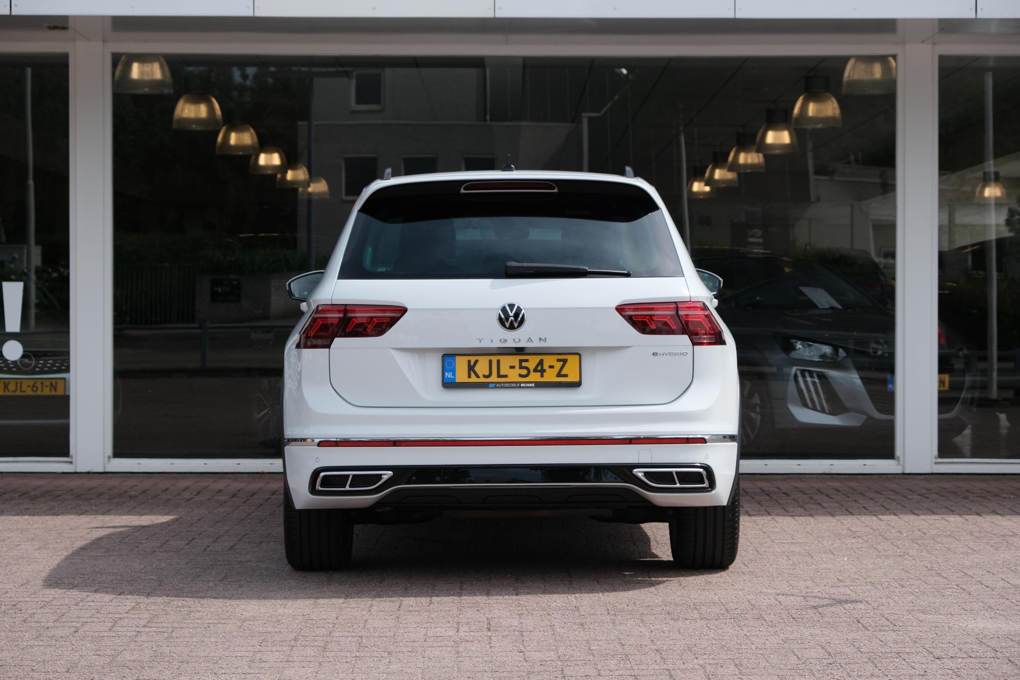 Volkswagen Tiguan 1.4 TSi eHybrid 245pk DSG R-Line Business | Navi | App Connect | Adaptive Cruise | Matrix LED | | Keyless | Camera | Elektrische Achterklep afbeelding 5