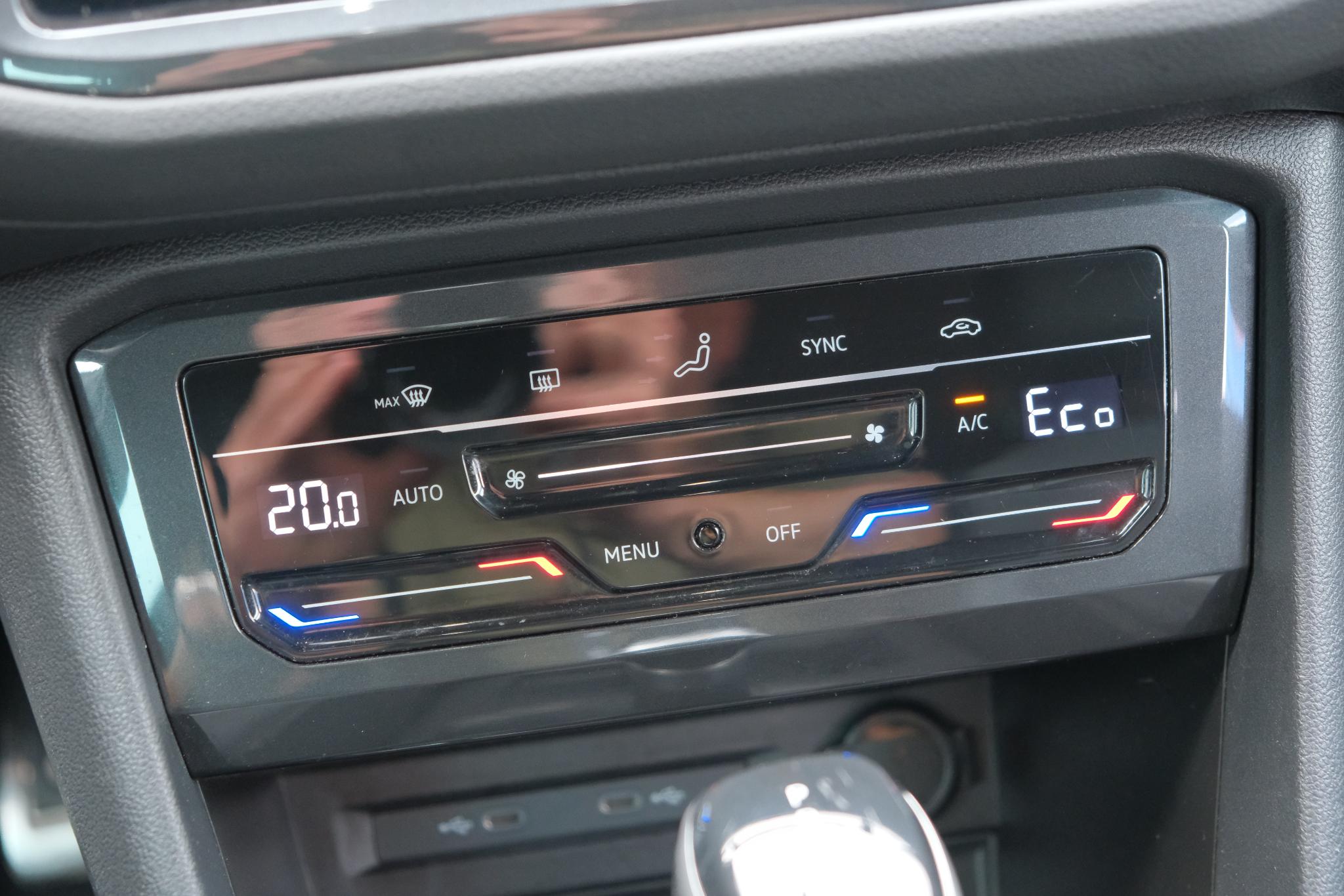 Volkswagen Tiguan 1.4 TSi eHybrid 245pk DSG R-Line Business | Navi | App Connect | Adaptive Cruise | Matrix LED | | Keyless | Camera | Elektrische Achterklep afbeelding 12