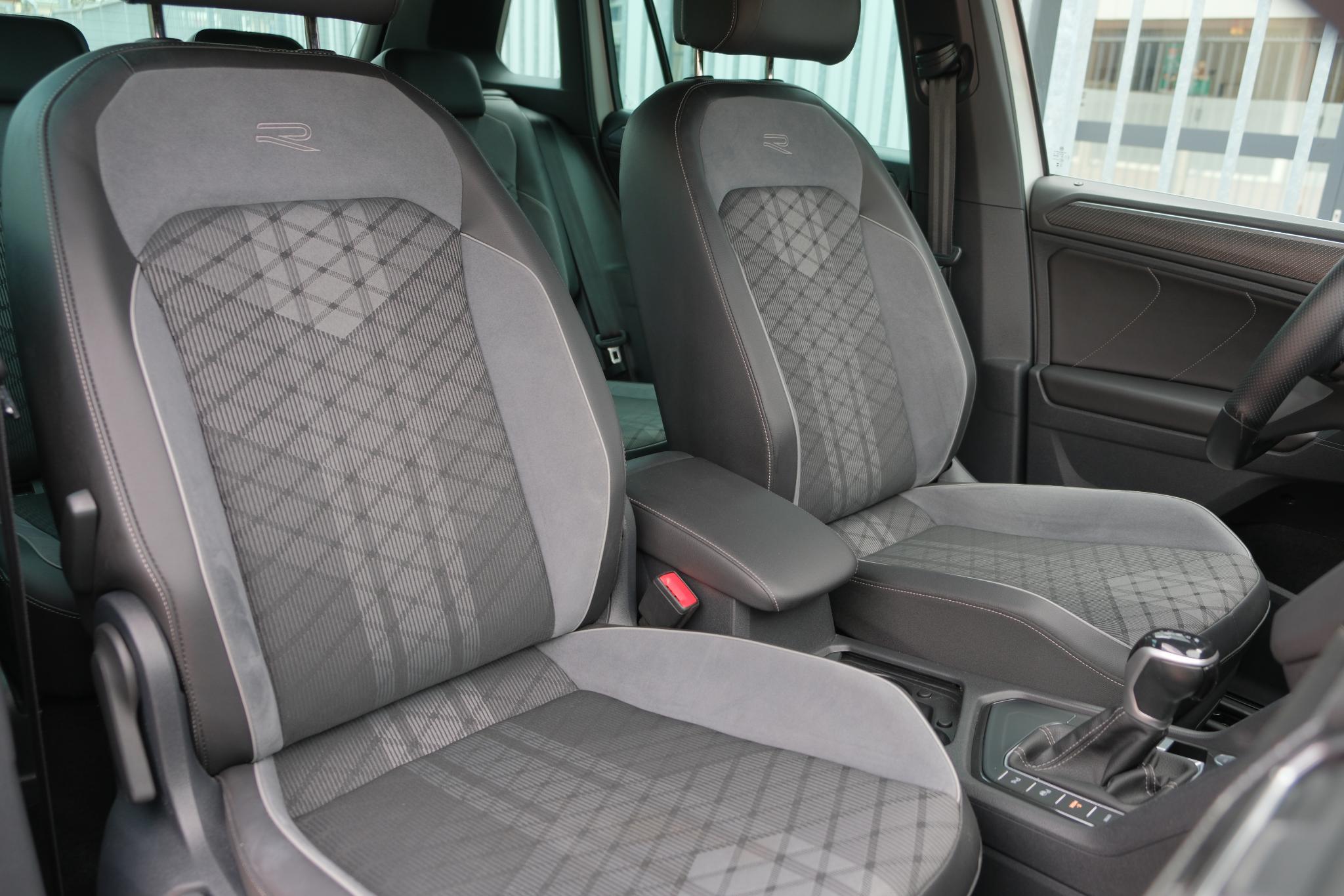 Volkswagen Tiguan 1.4 TSi eHybrid 245pk DSG R-Line Business | Navi | App Connect | Adaptive Cruise | Matrix LED | | Keyless | Camera | Elektrische Achterklep afbeelding 9