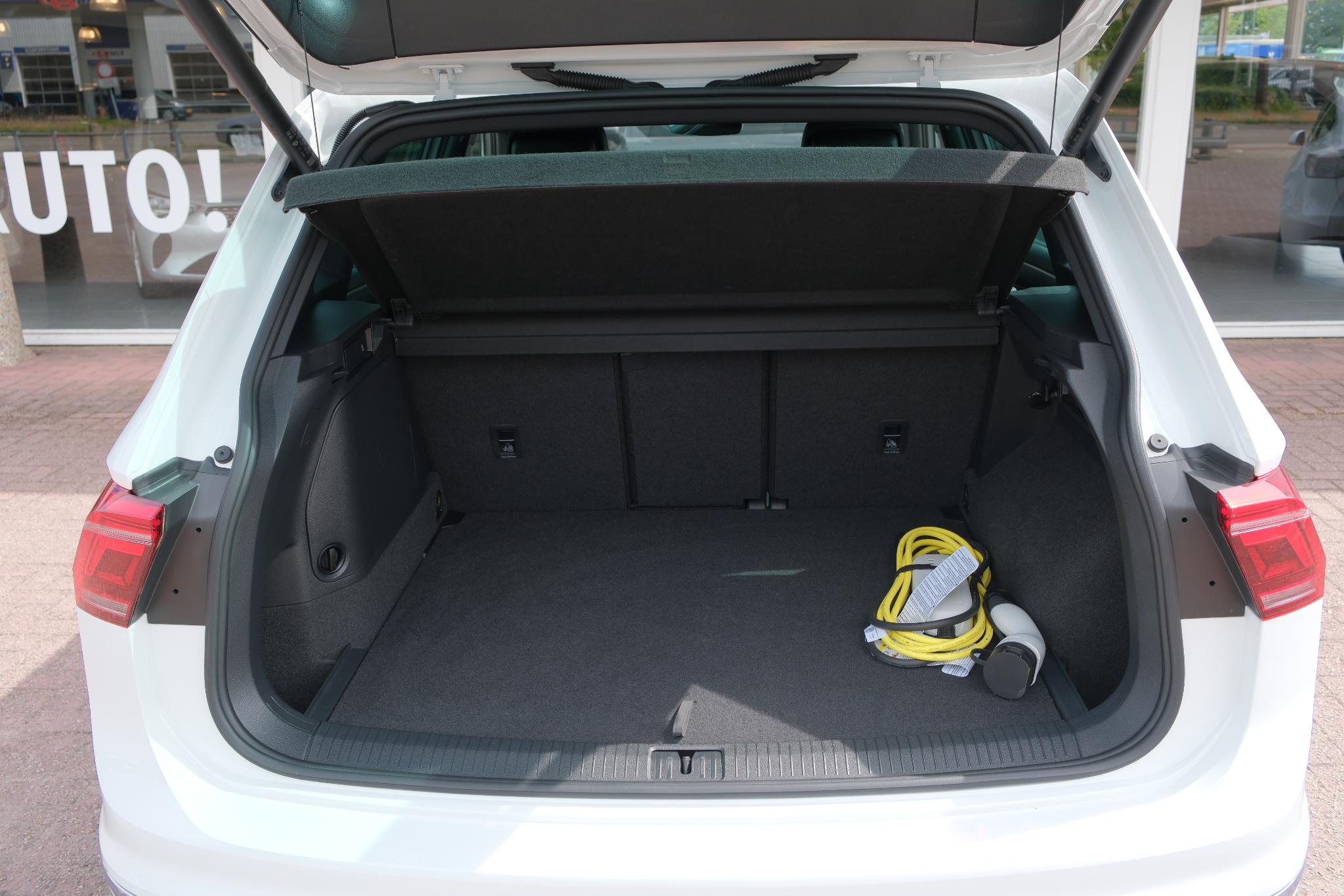 Volkswagen Tiguan 1.4 TSi eHybrid 245pk DSG R-Line Business | Navi | App Connect | Adaptive Cruise | Matrix LED | | Keyless | Camera | Elektrische Achterklep afbeelding 28