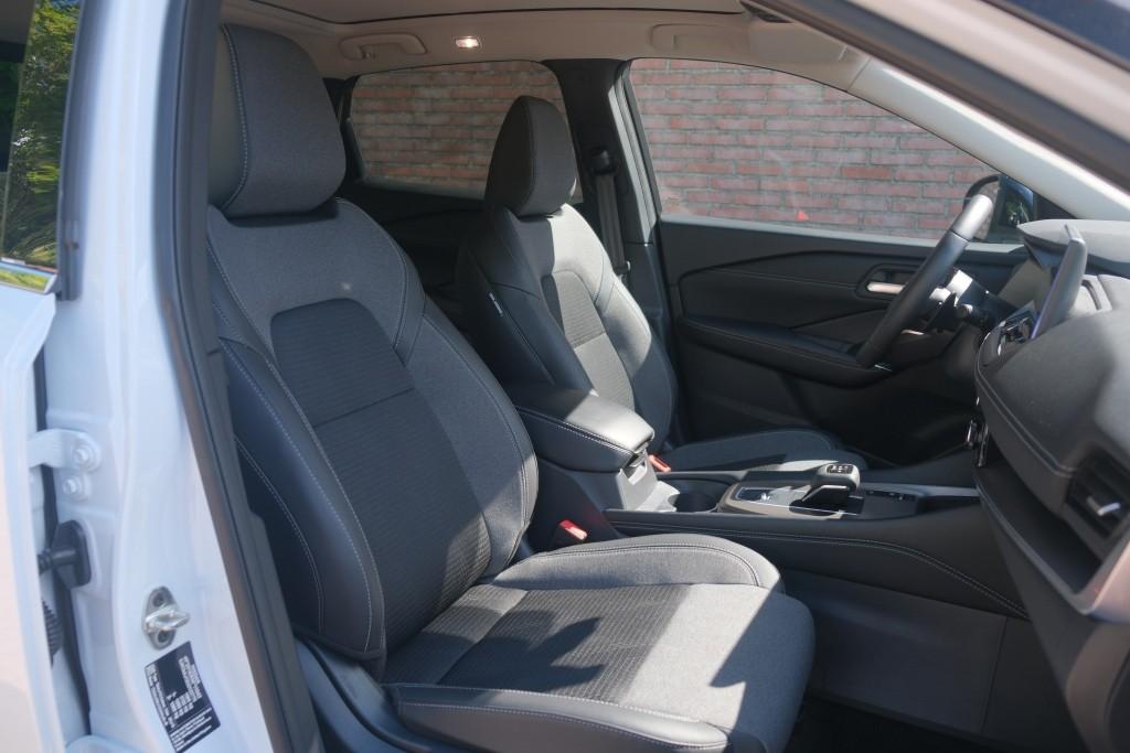 Nissan QASHQAI 1.3 MHEV 158pk Xtronic N-Connecta | Navi | App Connect | Adaptive Cruise | Keyless | 360° Camera | Panoramadak | Elektrische Achterklep | Cold Pack afbeelding 4