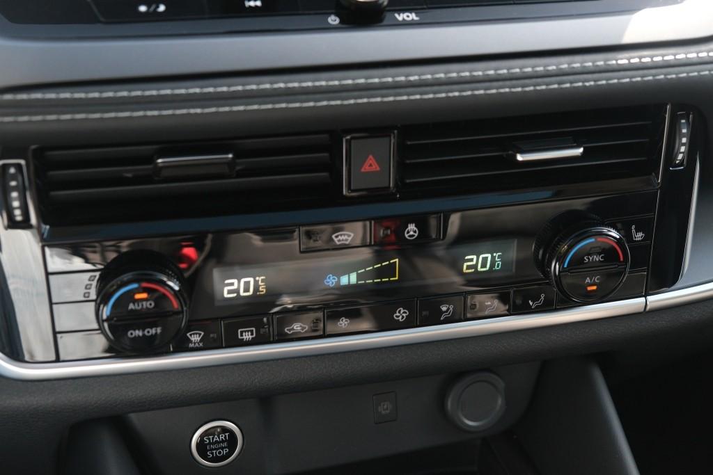 Nissan QASHQAI 1.3 MHEV 158pk Xtronic N-Connecta | Navi | App Connect | Adaptive Cruise | Keyless | 360° Camera | Panoramadak | Elektrische Achterklep | Cold Pack afbeelding 18
