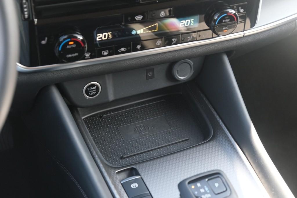 Nissan QASHQAI 1.3 MHEV 158pk Xtronic N-Connecta | Navi | App Connect | Adaptive Cruise | Keyless | 360° Camera | Panoramadak | Elektrische Achterklep | Cold Pack afbeelding 22