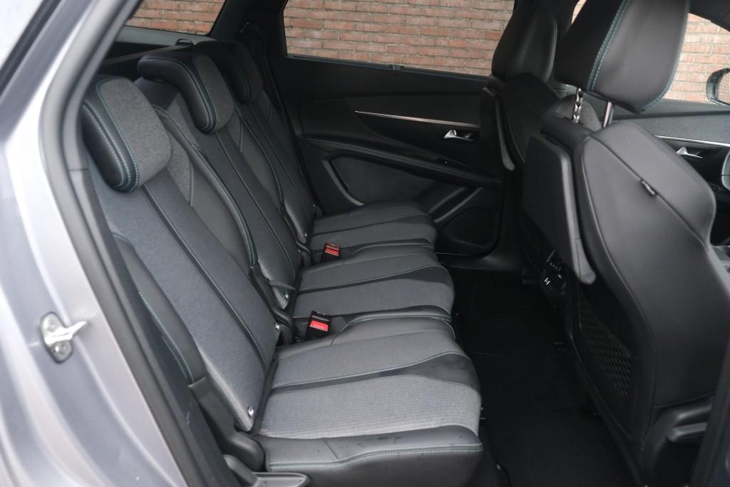 Peugeot 5008 1.2 PureTech 130pk EAT8 Allure | Navi | App Connect | Climate | Cruise | Keyless | Dodehoek afbeelding 3