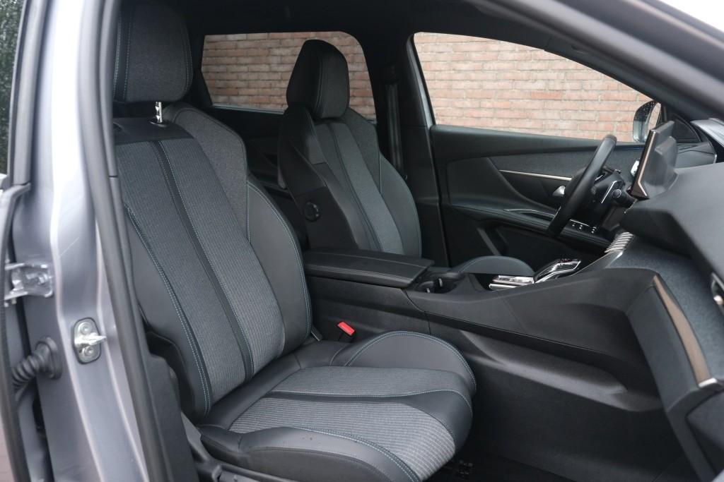 Peugeot 5008 1.2 PureTech 130pk EAT8 Allure | Navi | App Connect | Climate | Cruise | Keyless | Dodehoek afbeelding 6