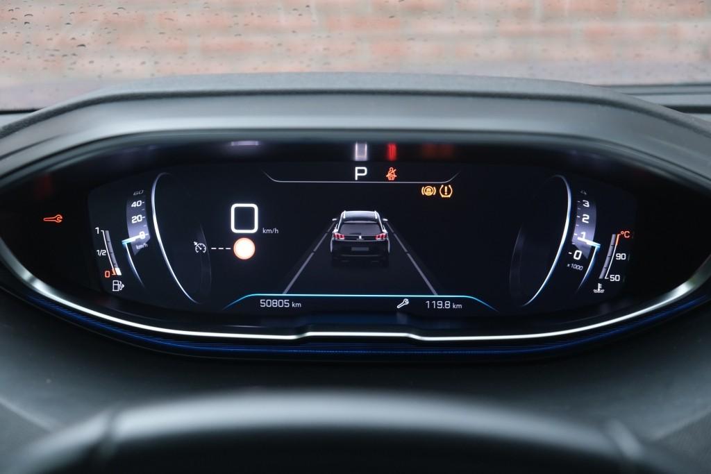 Peugeot 5008 1.2 PureTech 130pk EAT8 Allure | Navi | App Connect | Climate | Cruise | Keyless | Dodehoek afbeelding 11