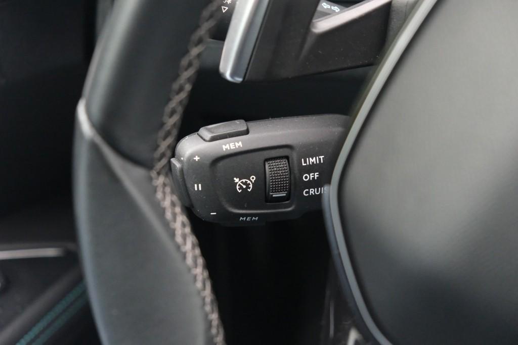 Peugeot 5008 1.2 PureTech 130pk EAT8 Allure | Navi | App Connect | Climate | Cruise | Keyless | Dodehoek afbeelding 12