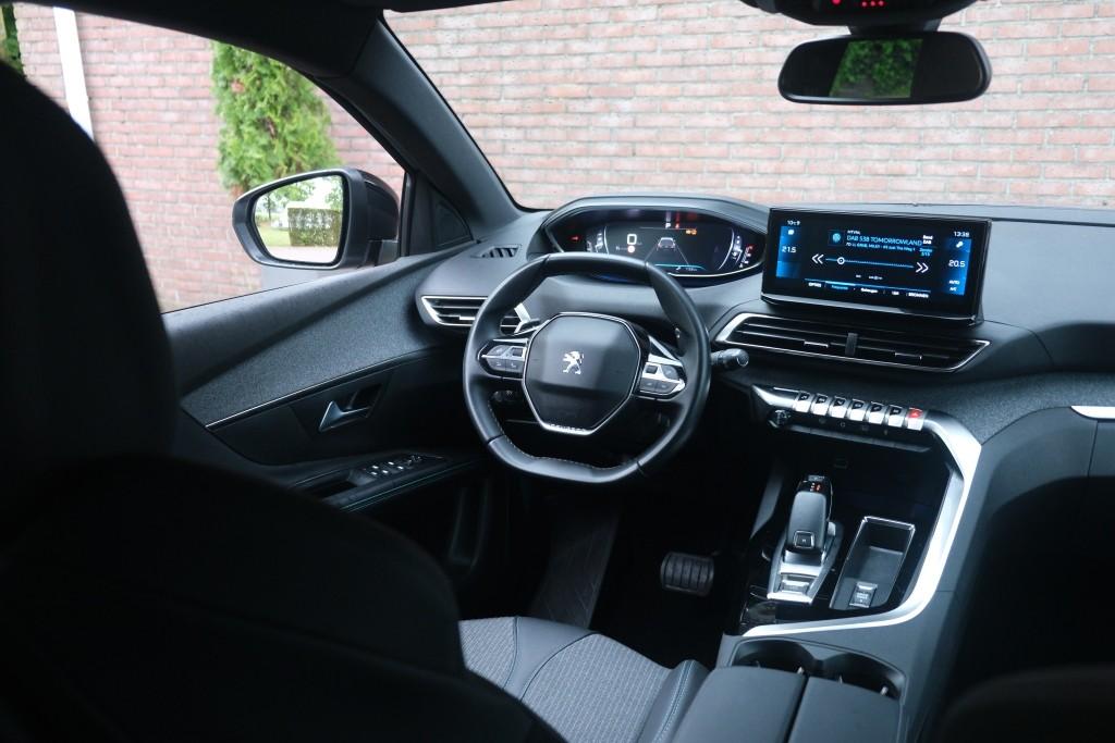 Peugeot 5008 1.2 PureTech 130pk EAT8 Allure | Navi | App Connect | Climate | Cruise | Keyless | Dodehoek afbeelding 13