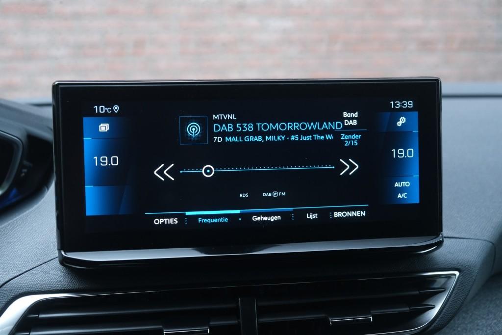 Peugeot 5008 1.2 PureTech 130pk EAT8 Allure | Navi | App Connect | Climate | Cruise | Keyless | Dodehoek afbeelding 16