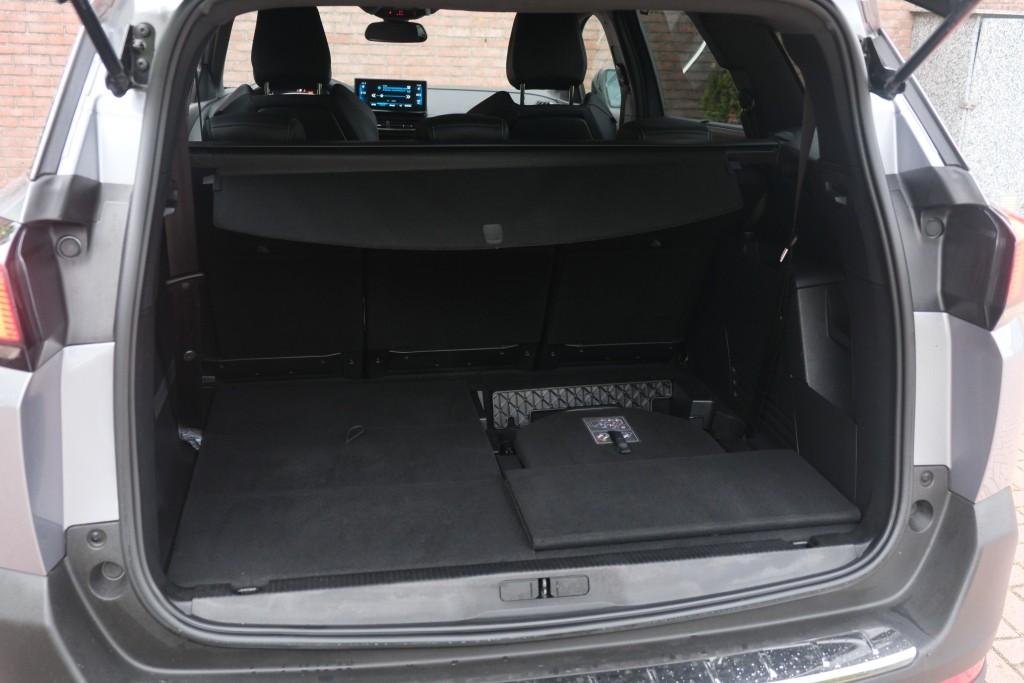 Peugeot 5008 1.2 PureTech 130pk EAT8 Allure | Navi | App Connect | Climate | Cruise | Keyless | Dodehoek afbeelding 31