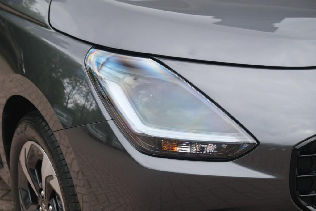 Suzuki Swift 1.2 83pk Style Smart Hybrid | Navi | App Connect | Climate | Adaptive Cruise | Camera | Keyless | Stoelverwarming afbeelding 2