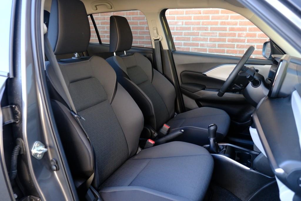 Suzuki Swift 1.2 83pk Style Smart Hybrid | Navi | App Connect | Climate | Adaptive Cruise | Camera | Keyless | Stoelverwarming afbeelding 6