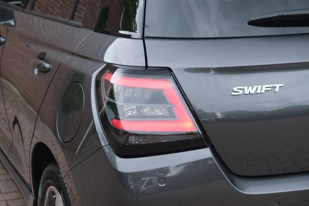 Suzuki Swift 1.2 83pk Style Smart Hybrid | Navi | App Connect | Climate | Adaptive Cruise | Camera | Keyless | Stoelverwarming afbeelding 25