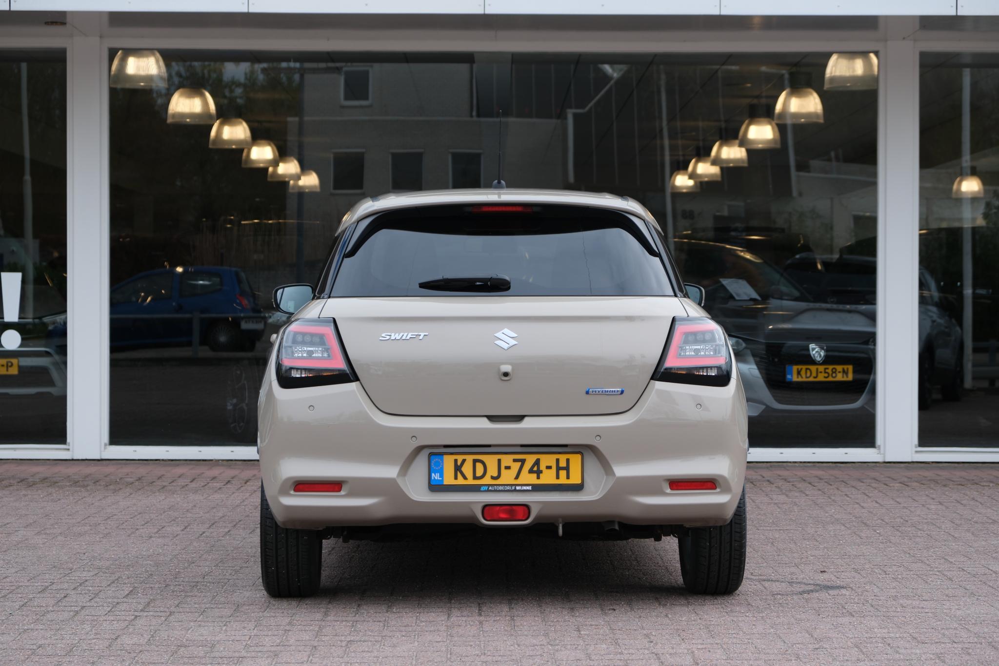 Suzuki Swift 1.2 83pk Style Smart Hybrid | Navi | App Connect | Climate | Adaptive Cruise | Camera | Keyless | Stoelverwarming afbeelding 4