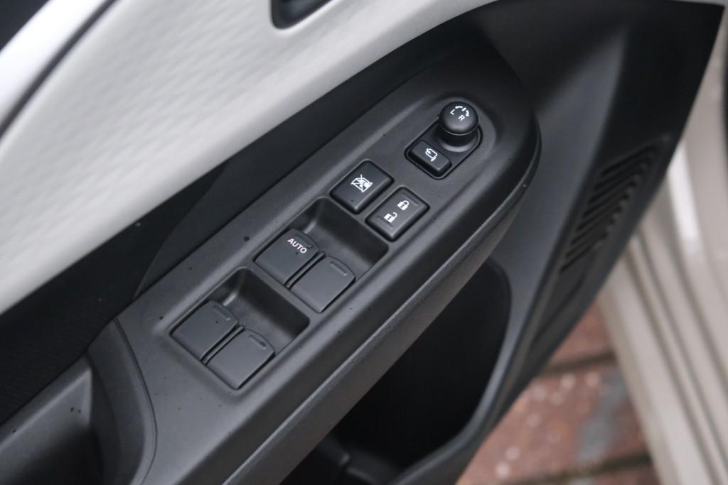 Suzuki Swift 1.2 83pk Style Smart Hybrid | Navi | App Connect | Climate | Adaptive Cruise | Camera | Keyless | Stoelverwarming afbeelding 25