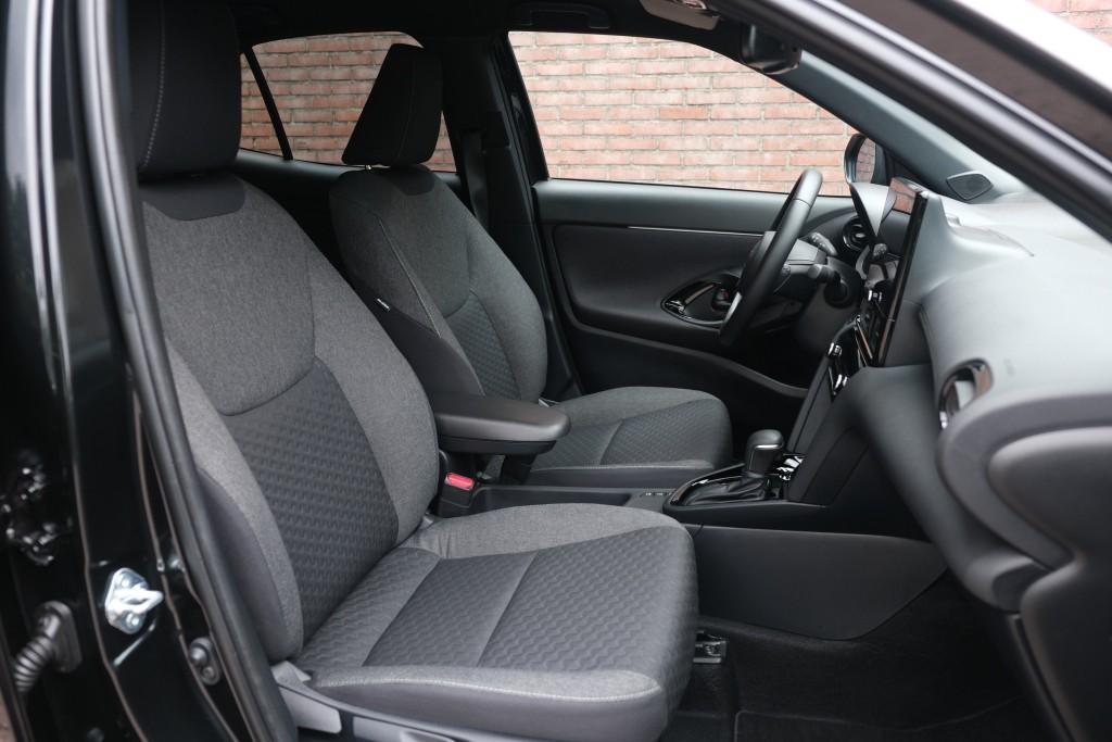Toyota Yaris Cross 1.5 Hybrid 115pk CVT Dynamic | Comfort Pack | App Connect | Adaptive Cruise | Full LED | Camera | Keyless | Blind Spot | Stoelverwarming afbeelding 6
