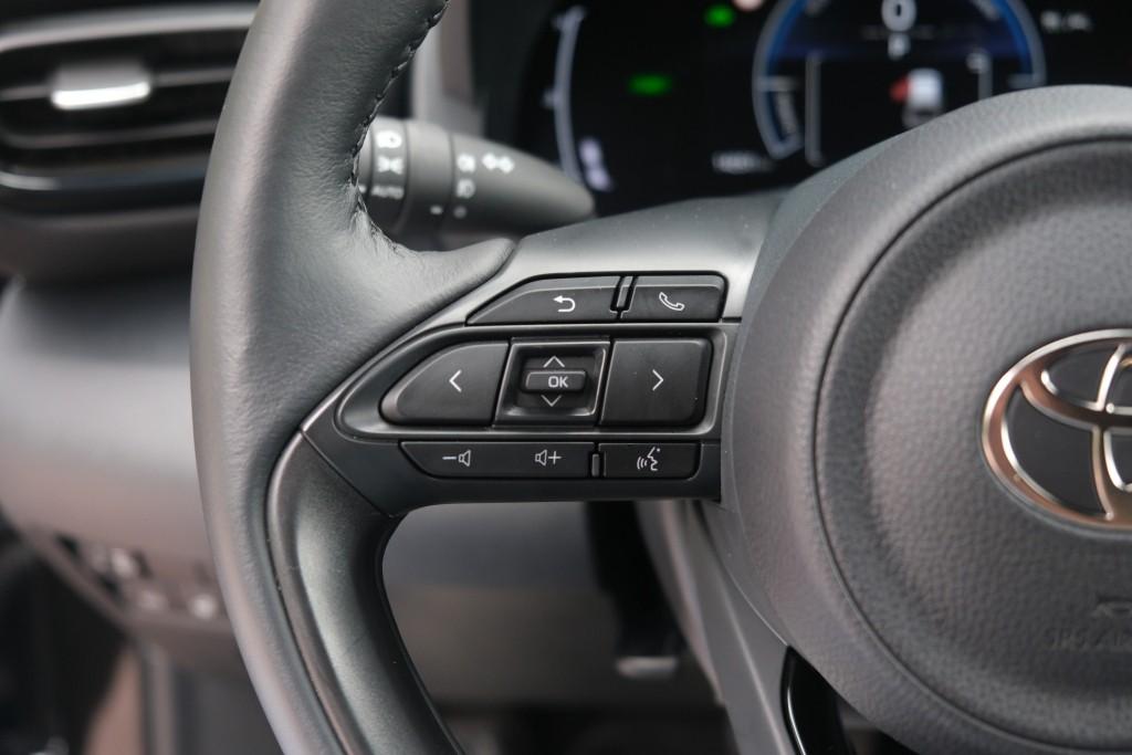 Toyota Yaris Cross 1.5 Hybrid 115pk CVT Dynamic | Comfort Pack | App Connect | Adaptive Cruise | Full LED | Camera | Keyless | Blind Spot | Stoelverwarming afbeelding 9