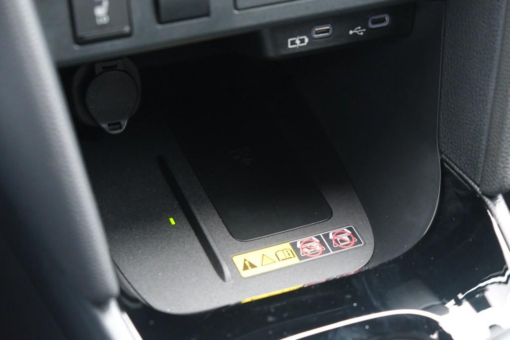 Toyota Yaris Cross 1.5 Hybrid 115pk CVT Dynamic | Comfort Pack | App Connect | Adaptive Cruise | Full LED | Camera | Keyless | Blind Spot | Stoelverwarming afbeelding 23