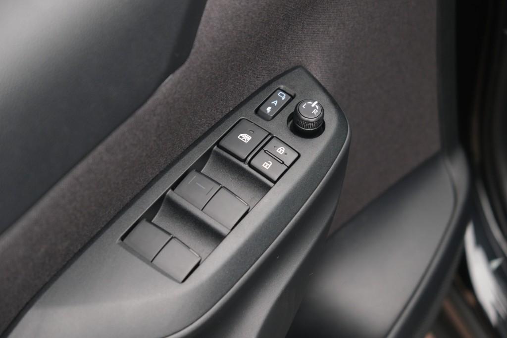 Toyota Yaris Cross 1.5 Hybrid 115pk CVT Dynamic | Comfort Pack | App Connect | Adaptive Cruise | Full LED | Camera | Keyless | Blind Spot | Stoelverwarming afbeelding 26